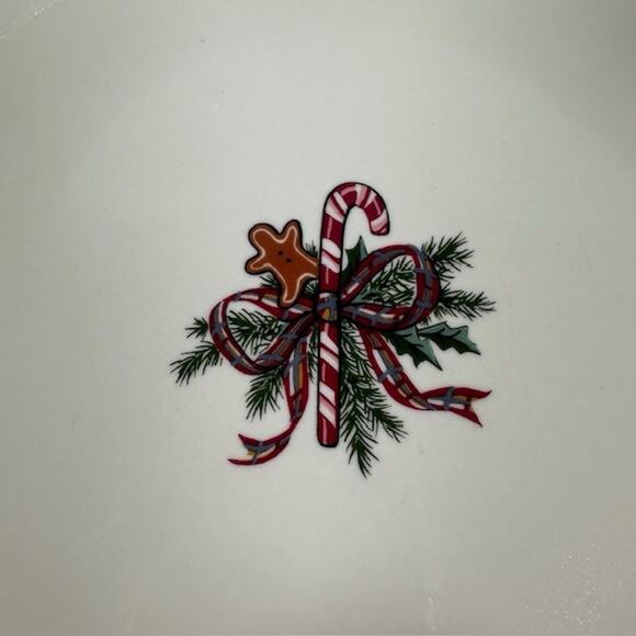 The Cellar O'Tannenbaum, 1 Large Rim Soup Bowl, Holly & Ribbon Border Christmas - Picture 14 of 14
